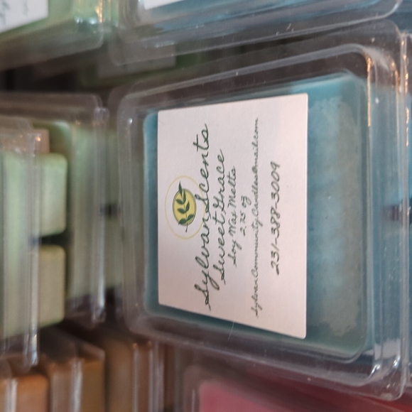 Hand poured soy wax melts - Picture 2 of 13